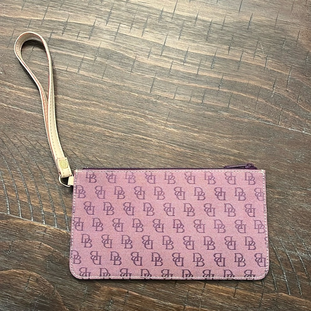 Dooney & Bourke wristlet